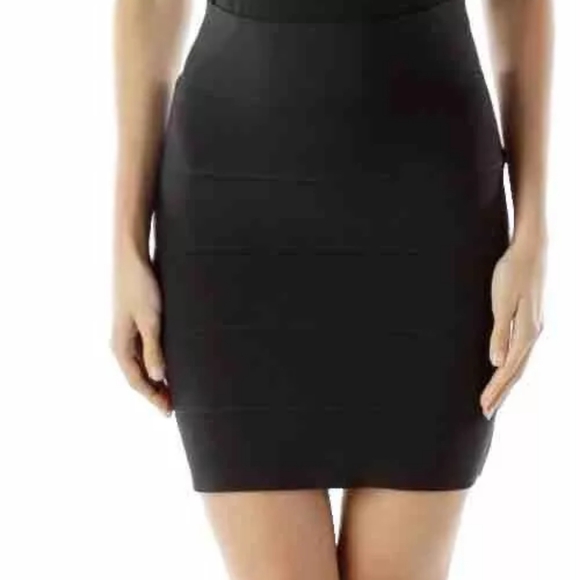 NWOT ♥︎ BCBG MAXAZRIA ♥︎ Simone Black Power Bodycon Mini Bandage Skirt Size XS - Picture 2 of 7
